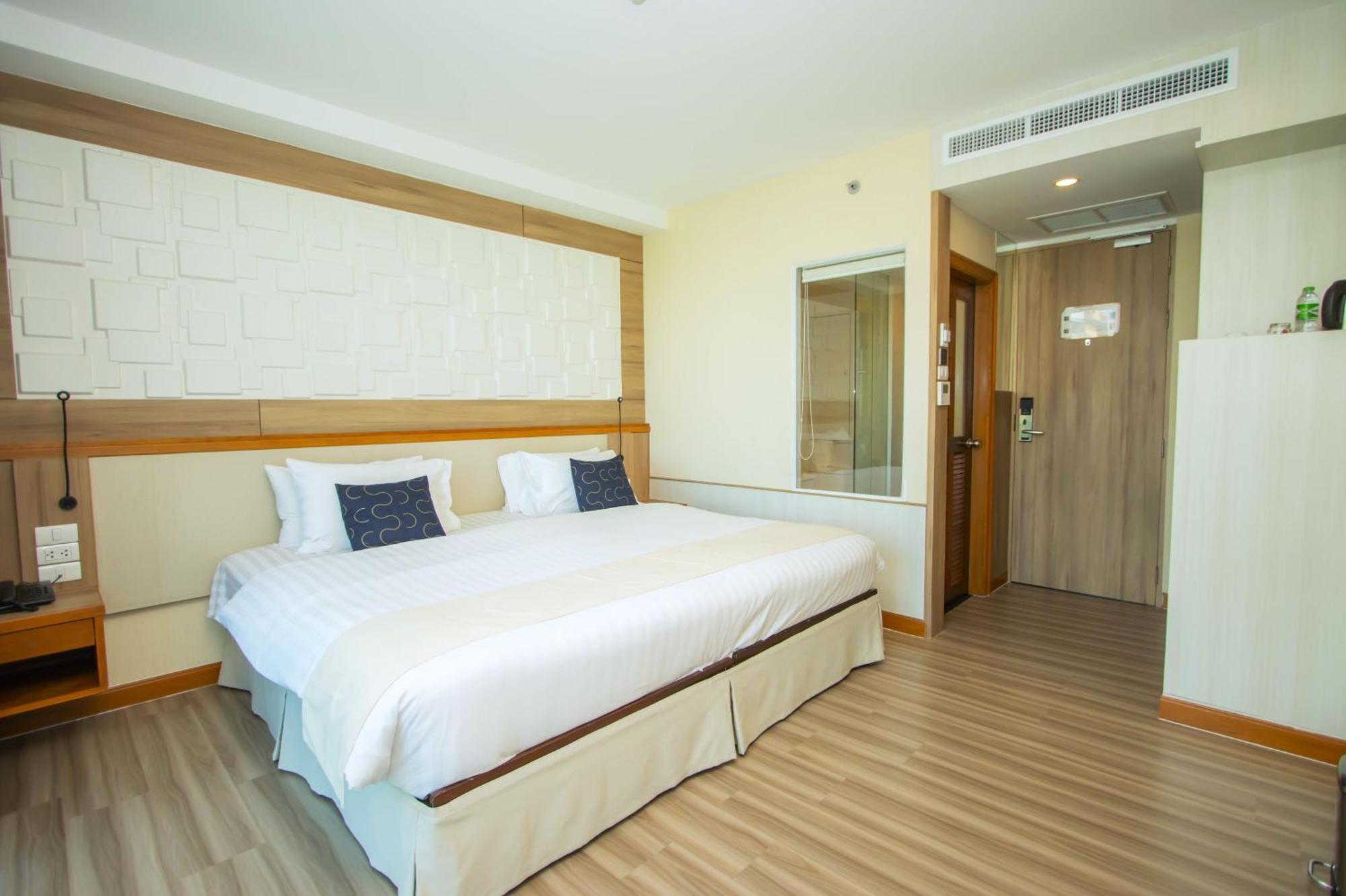 Patong Sira Grande Hotel & Spa מראה חיצוני תמונה