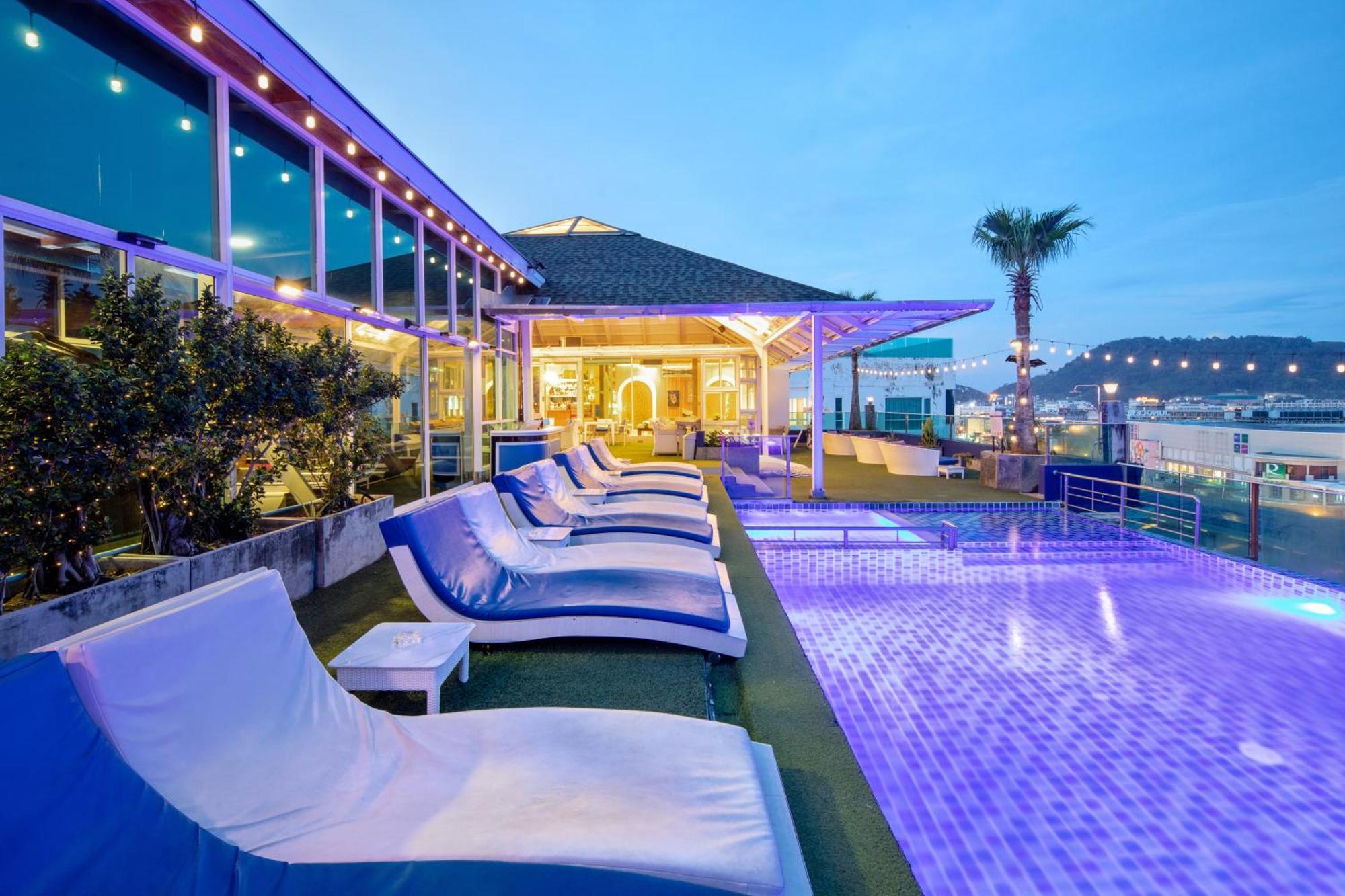 Patong Sira Grande Hotel & Spa מראה חיצוני תמונה